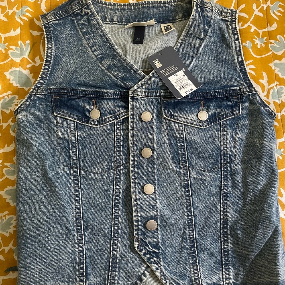 Universal Thread Denim Vest in Light Blue Wash